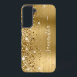 Coque Samsung Galaxy Glitterie or Foil Girl Signature<br><div class="desc">Une parties scintillant en or brillant imitation filée se met en surbrillance sur le bord gauche, sur un faux fond en métal brossé à l'ombre doré. La signature girly moderne dispose d'une élégante police de calligraphie blanche avec queues décoratives dans un format vertical. Customisez les styles de police ou déplacez...</div>