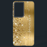 Coque Samsung Galaxy Glitterie or Foil Girl Signature<br><div class="desc">Une parties scintillant en or brillant imitation filée se met en surbrillance sur le bord gauche, sur un faux fond en métal brossé à l'ombre doré. La signature girly moderne dispose d'une élégante police de calligraphie blanche avec queues décoratives dans un format vertical. Customisez les styles de police ou déplacez...</div>