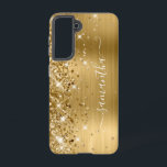 Coque Samsung Galaxy Glitterie or Foil Girl Signature<br><div class="desc">La parties scintillant en or brillant et brillant se met en surbrillance sur le bord gauche, au-dessus d'une feuille en métal brossé à l'ombre dorée et jaune. La signature girly moderne dispose d'une élégante police de calligraphie blanche avec queues décoratives dans un format vertical. Customisez les styles de police ou...</div>