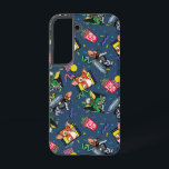 Coque Samsung Galaxy Gremlins™ 80's Retrowave Pattern<br><div class="desc">Bring the party (and the chaos) with this vibrant Gremlins™ all-over pattern design! Featuring fan-favorite characters Gizmo and Stripe in playful poses alongside retro TV screens, popcorn, soda cups, planes, and colorful confetti accents, this artwork captures the mischievous, movie-night energy fans adore. Set against a bold blue background with bright...</div>