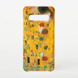 Coque Samsung Galaxy S10 Gustav Klimt Le Baiser<br><div class="desc">Coque Samsung Galaxy représentant la peinture à l’huile de Gustav Klimt avec la feuille d’or The Kiss (1908). Un homme et une femme,  aux couleurs dorées brillantes,  embrassent et embrassent avec amour dans un champ de fleurs. Un grand cadeau pour les amateurs d'art Art Nouveau et autrichien.</div>