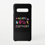 Coque Samsung Galaxy S10 Joyeux 8e anniversaire. 8 ans b-jour.<br><div class="desc">Joyeux 8e anniversaire. Design amusant et mignon anniversaire avec un bel ours en peluche tenant un cadeau et un crayon amusant écrivant les souhaits d'anniversaire. Un parfait assortiment de vêtements,  chemises et accessoires.</div>