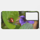 Coque Samsung Galaxy Ladybug sur les fleurs de violet doux (Côté gauche)