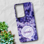 Coque Samsung Galaxy Monogramme de papier broché pourpre<br><div class="desc">Cette conception abstraite de couverture de téléphone comprend une photographie de gros plan de bandes de papier crissé et broyé violet avec un surlignage de monogramme modèle et le nom. Personnalisez le texte, supprimez-en un ou modifiez-le à l'aide de l'outil Modifier la conception pour sélectionner la taille et la couleur...</div>