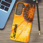 Coque Samsung Galaxy Orange African Daisy Gros plan Photo Florale<br><div class="desc">Customisez facilement le joli design floral en ajoutant du texte comme un nom, une citation ou un dicton. Ce coque est orné de cette photo de gros plan de la marguerite africaine Flash Spring orange vif. Remplissez les champs modèles avec vos informations, supprimez tout le texte des champs ou modifiez...</div>