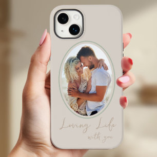 Coque Pour iPhone 14 Plus Aimer la vie avec vous Neutral Oval photo encadrée