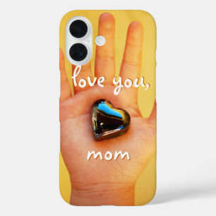Coques iPhone 16 Aimez-Vous Maman Main Enfante Tenant Un Coeur Bleu