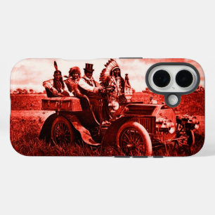 COQUES iPhone 16  APACHES ET GERONIMO CONDUISANT UNE VOITURE À MOTEU