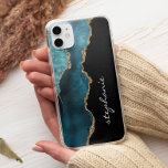 Case-Mate iPhone Case Aquarelle turquoise or Agate personnalisée<br><div class="desc">Cette mallette téléphonique branchée présente un design élégant en aquarelle turquoise avec des reflets de parties scintillant en or. Personnalisez-le avec votre nom en blanc écriture style brosse script.</div>