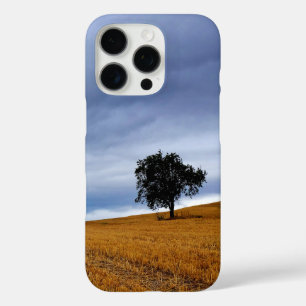 Coques iPhone 16 Pro Arbre dans un champ de blé