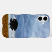 Coques Case-Mate iPhone Arbre dans un champ vide (Verso (horizontal))