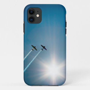 Coque iPhone 11 Avions volant sur le ciel bleu avec soleil.