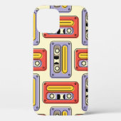 Coques Case-Mate iPhone Bandes cassettes rétro : motif sans soudure. (Verso)