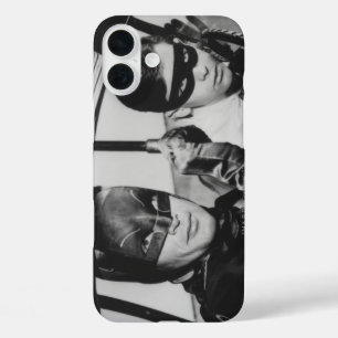 Coques iPhone 16 Plus Batman et Robin In Batmobile
