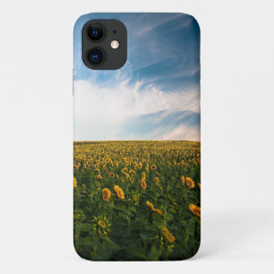 Case-Mate iPhone Case beau champ de fleurs de soleil avec ciel bleu nuag