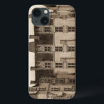 Etui iPhone Case-Mate Beau château français dans des tons de sépia<br><div class="desc">Victor petit vous apporte ces de beaux chateaux français,  capturés dans des tons agréables de sépia. Ce manoir majestueux était la résidence de la noblesse française,  et le filtre de sépia met en évidence la majesté de ce bâtiment. Introduisez de la noblesse dans votre maison avec cette copie !</div>