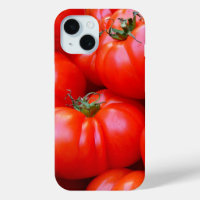Beaucoup de tomates rouges mûres