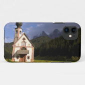 Coques Case-Mate iPhone Belle église isolée isolée appelée Rainui (Dos (Horizontal))