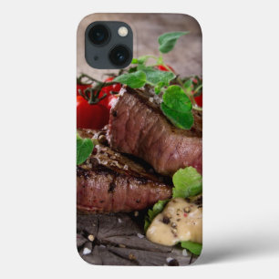iPhone 13 Coque Biftecks grillés de BBQ avec les herbes et les