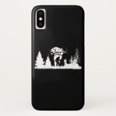 Coques Case-Mate iPhone Bigfoot dans la forêt Sasquatch Yeti (Dos)