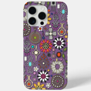 Coque iPhone 15 Pro Max bijoux boho trésors lilas