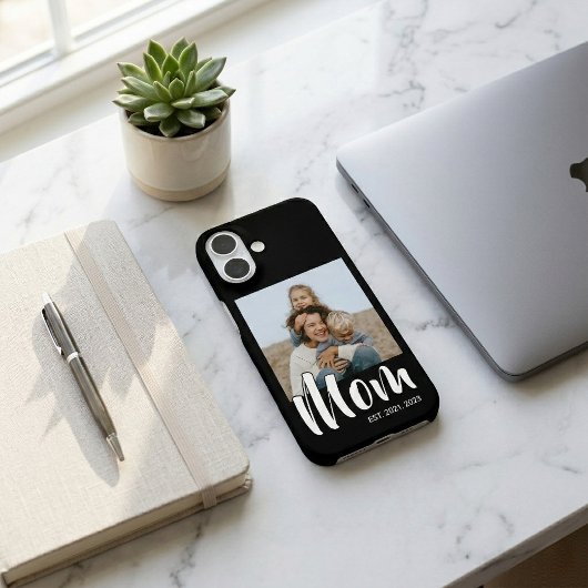 Coques Case-Mate iPhone Black Mom Established Script Photo