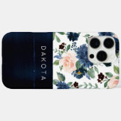 Coques Case-Mate iPhone Blooms Chics | Monogramme floral bleu marine et bl (Verso (horizontal))