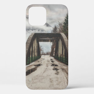 Case-Mate iPhone CASE BRIDE ARCHE EN BÉTON GRIS PRÈS DE L'ARBRE SANS F