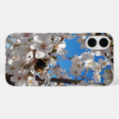 Coques Case-Mate iPhone Bumblebee sur la fleur de cerisier sauvage (Verso (horizontal))