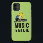 Case-Mate iPhone Case cacahuètes | Schroeder<br><div class="desc">Schröeder aime la musique classique surtout de Ludwig van Beethoven et partage souvent son talent. Découvrez ce joli dessin Peanuts avec Schroeder jouant à son piano jouet.</div>