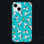 Coque Pour iPhone 14 cacahuètes | Snoopy & Lunettes de soleil Motif<br><div class="desc">Découvrez ce design amusant de cacahuètes avec Snoopy et Woodstock.</div>