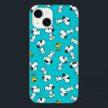 Coque Pour iPhone 14 cacahuètes | Snoopy & Lunettes de soleil Motif<br><div class="desc">Découvrez ce design amusant de cacahuètes avec Snoopy et Woodstock.</div>