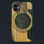 Case-Mate iPhone Case Cadeau pour musicien guitariste<br><div class="desc">Cette oeuvre de guitare vintage est adaptée aux joueurs de guitare qui aiment jouer de la guitare. elle peut être offerte en cadeau à un petit ami, une petite amie, ou un papa pour un anniversaire, une fête des pères ou une Saint-Valentin. Le design rétro propose un cadeau vintage cool...</div>