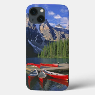 Coques Pour iPhone Canada, Alberta, lac Moraine. Des canoës rouges at