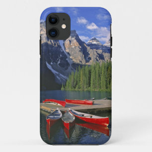 Coques Pour iPhone Canada, Alberta, lac Moraine. Des canoës rouges at