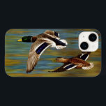 Coques Pour iPhone Canards-Majards Survolant L'Étang<br><div class="desc">Les canards colverts mâles et femelles volent au-dessus d'un étang doré,  l'eau ondulant pour refléter les couleurs du feuillage d'automne arrière - plan qui brille au soleil. OEuvre d'art réaliste créée à partir d'une peinture à l'huile originale de l'artiste faunique Crista S. Forest.</div>