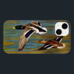 Coques Pour iPhone Canards-Majards Survolant L'Étang<br><div class="desc">Les canards colverts mâles et femelles volent au-dessus d'un étang doré,  l'eau ondulant pour refléter les couleurs du feuillage d'automne arrière - plan qui brille au soleil. OEuvre d'art réaliste créée à partir d'une peinture à l'huile originale de l'artiste faunique Crista S. Forest.</div>
