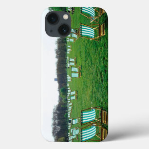 iPhone 13 Coque Chaises longues disposées dans le parc vert, Londr