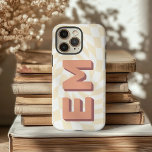 Coques iPhone 16 Pro Max Chariot esthétique Monogramme tendance<br><div class="desc">Voici le Coque iPhone 16 Pro Max avec un motif de damier élégant et esthétique qui augmente l'apparence de votre téléphone. Ce coque haut de gamme est personnalisé avec deux initiales tendance, parfait pour présenter votre prénom et votre nom de famille dans un design moderne et élégant. Le motif de...</div>