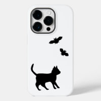 Chat noir avec chauve-souris