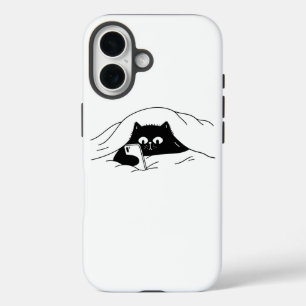 Coques iPhone 16 Chat noir utilisant un smartphone au lit la nuit