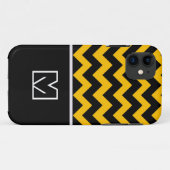 Coques Case-Mate iPhone Chevron noir et jaune Zigzag. Monogramme personnal (Dos (Horizontal))