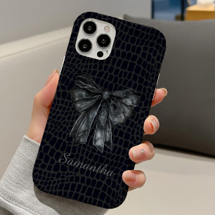 Coques iPhone 16 Chic Noir Gris Coquette Crocodile Arc Monogramme