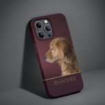 Coque Pour Pour iPhone 14 Pro Max Chien Photo pour animaux de compagnie Golden Retri<br><div class="desc">Chien Photo pour animaux de compagnie Golden Retriever Personnalisé Nom iPhone 14 Pro Max Smart Phone Boîtes dispose de votre photo préférée pour animaux de compagnie ou chien avec votre nom personnalisé en typographie de script doré sur un arrière - plan rouge bordeaux profond. Un cadeau parfait pour Noël, anniversaire,...</div>