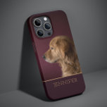 Coque Pour iPhone 14 Plus Chien Photo pour animaux de compagnie Golden Retri<br><div class="desc">Photo pour animaux de compagnie Golden Retriever Nom personnalisé iPhone 14 Plus Smart Phone Boîtes dispose de votre photo préférée pour animaux de compagnie ou chien avec votre nom personnalisé en typographie de script doré sur un arrière - plan rouge bordeaux profond. Un cadeau parfait pour Noël, anniversaire, vacances, fête...</div>