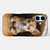 Coques Case-Mate iPhone Chihuahua Chig sous un tapis (Verso (horizontal))
