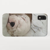 Coques Case-Mate iPhone Chiot couché mou Bulldog (Dos (Horizontal))