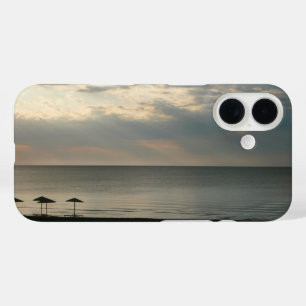 Coques iPhone 16 Ciel matinal au-dessus de la plage en Grèce Paysag