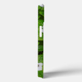 Coques Case-Mate iPhone Close-up of bunchberry with white flowers (Verso / Droite)