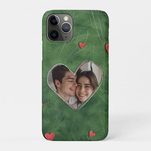Coques Case-Mate iPhone Coeurs rouges sur l'herbe verte (Dos)